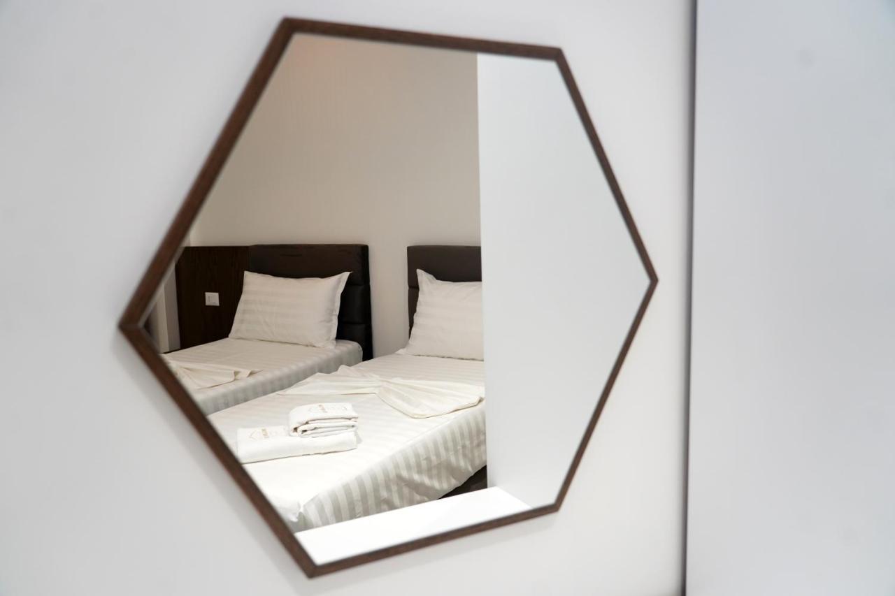 The Honeycomb Boutique Hotel โกเลม ภายนอก รูปภาพ