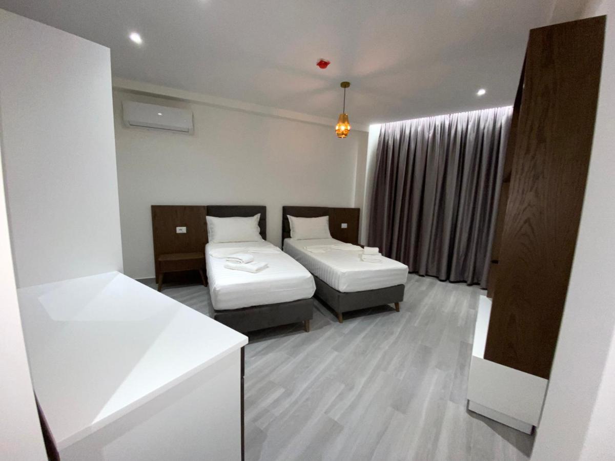The Honeycomb Boutique Hotel โกเลม ภายนอก รูปภาพ