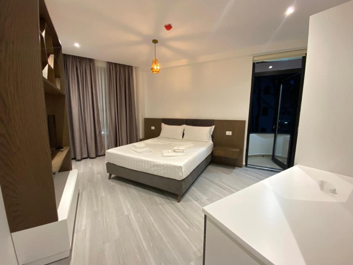 The Honeycomb Boutique Hotel โกเลม ภายนอก รูปภาพ