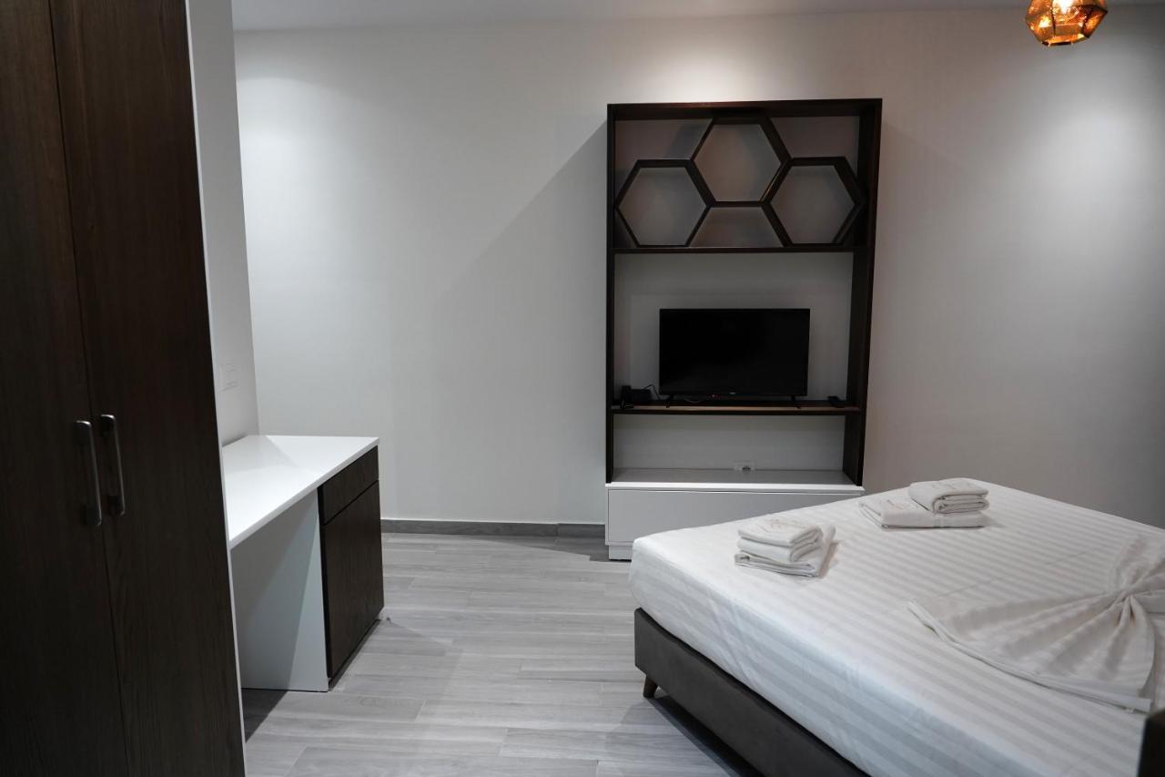 The Honeycomb Boutique Hotel โกเลม ภายนอก รูปภาพ