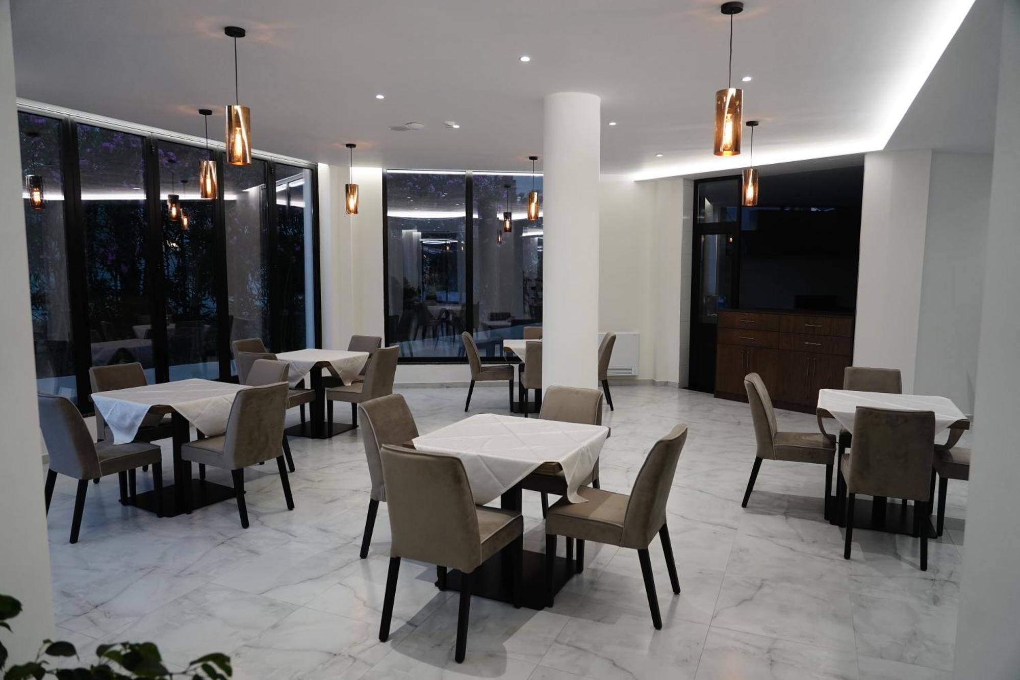 The Honeycomb Boutique Hotel โกเลม ภายนอก รูปภาพ