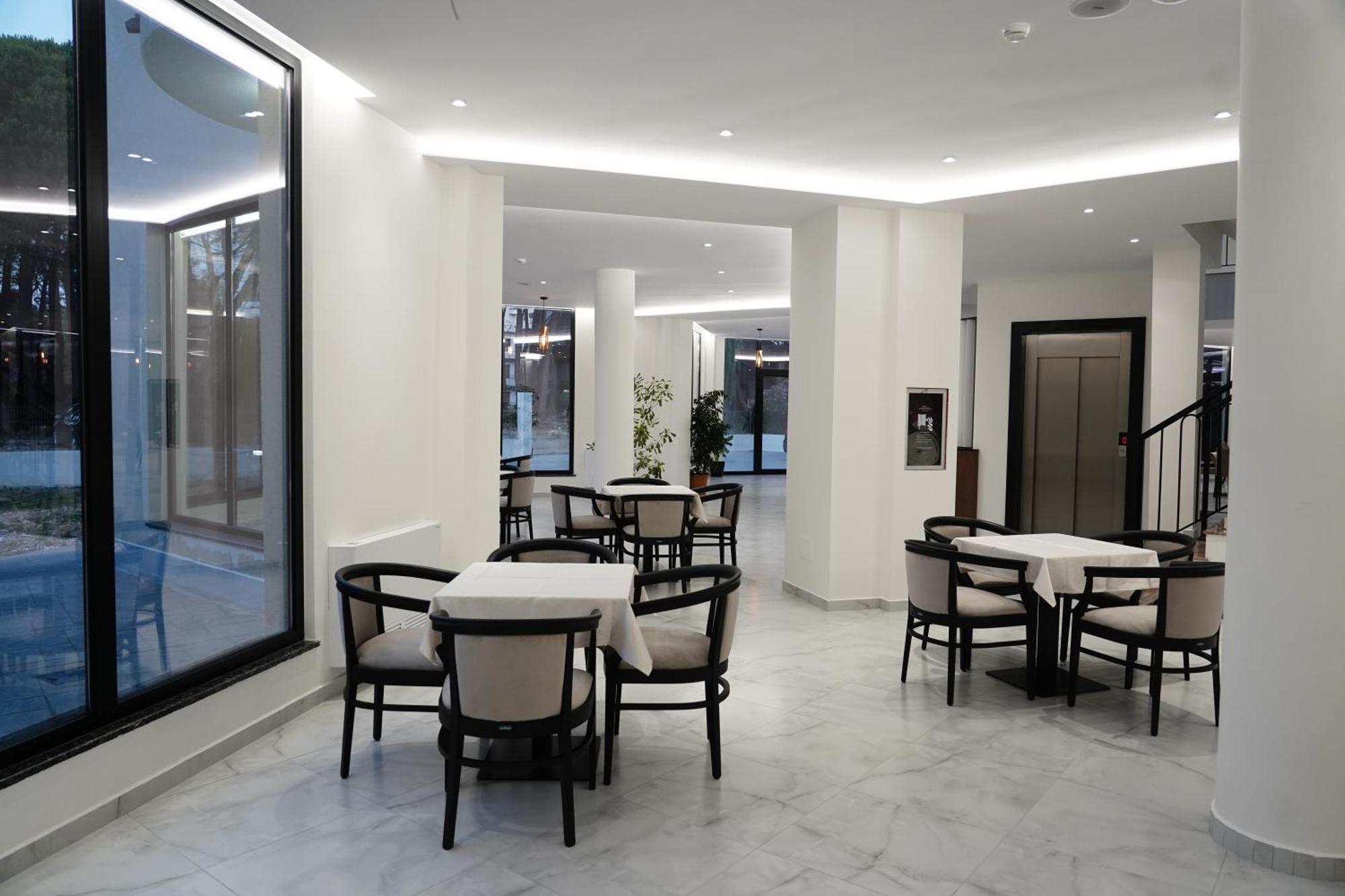 The Honeycomb Boutique Hotel โกเลม ภายนอก รูปภาพ