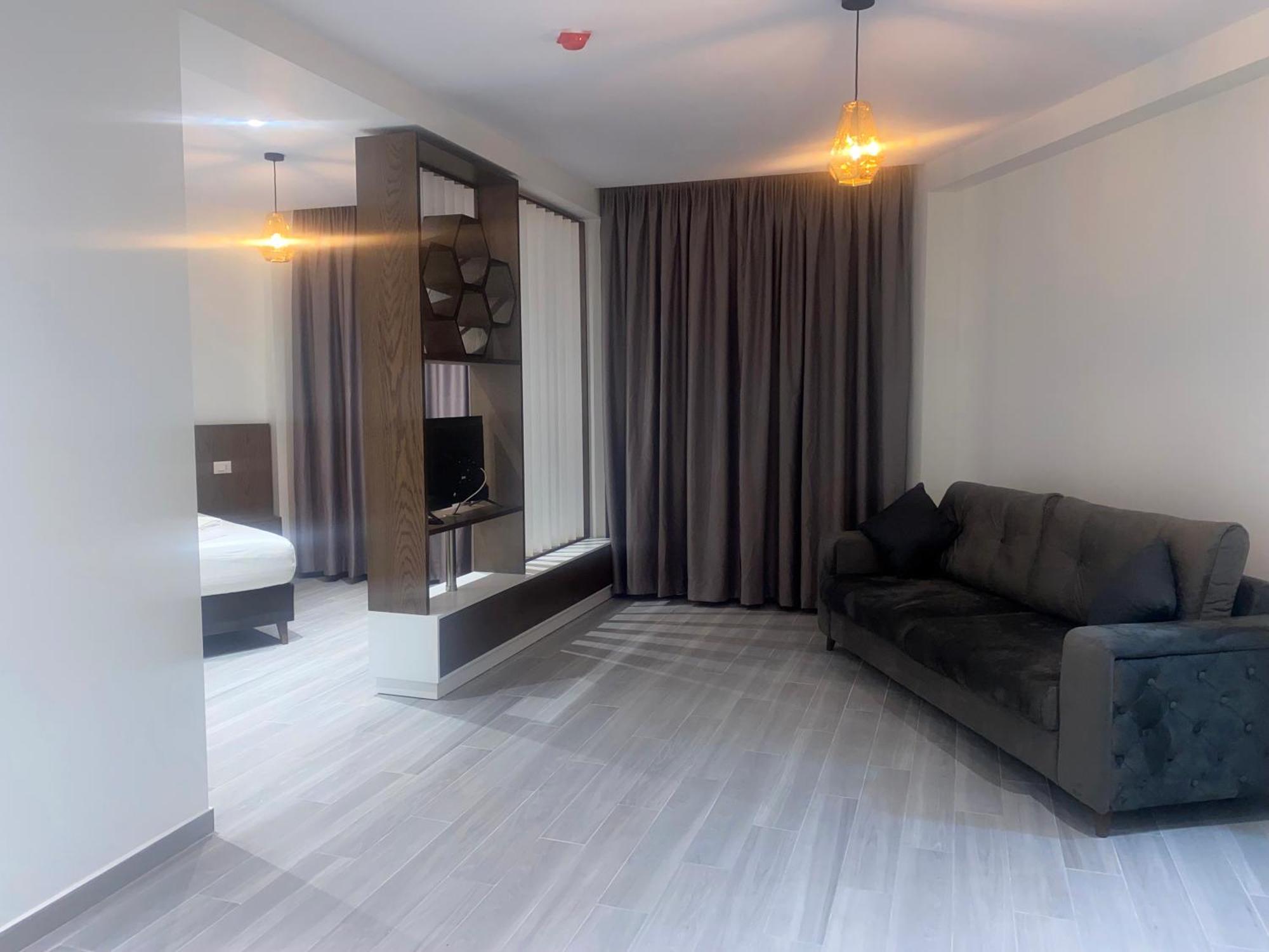 The Honeycomb Boutique Hotel โกเลม ภายนอก รูปภาพ