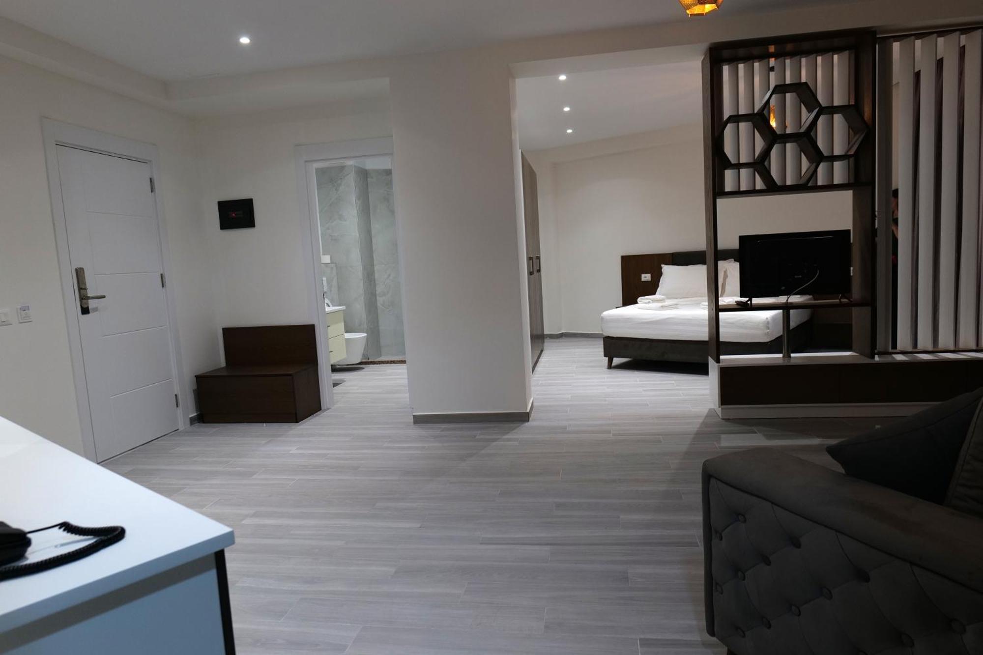 The Honeycomb Boutique Hotel โกเลม ภายนอก รูปภาพ