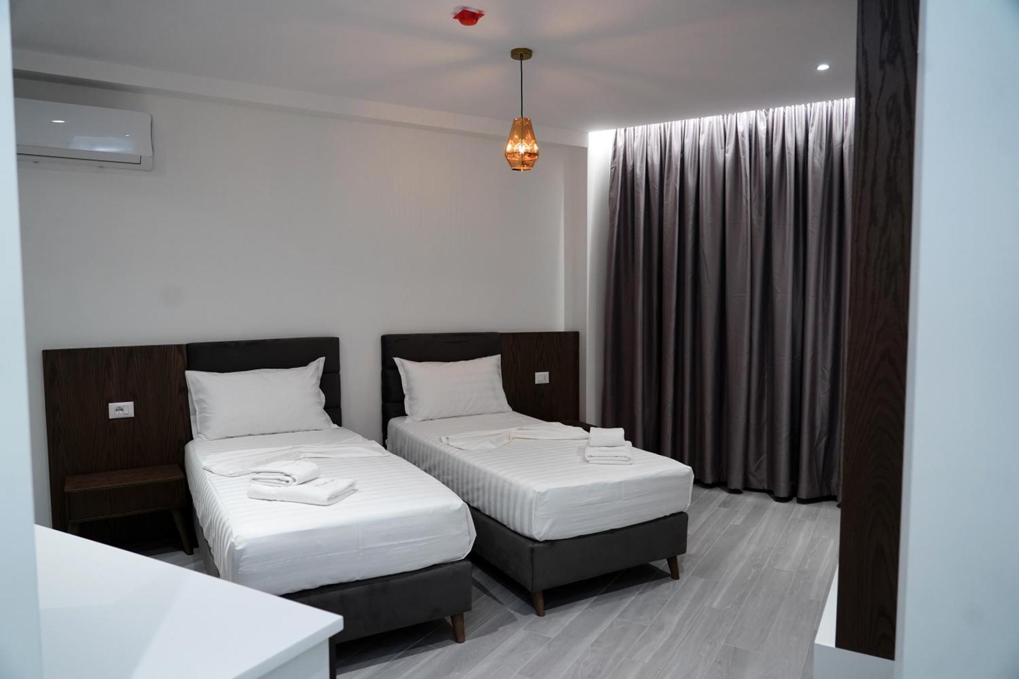 The Honeycomb Boutique Hotel โกเลม ภายนอก รูปภาพ