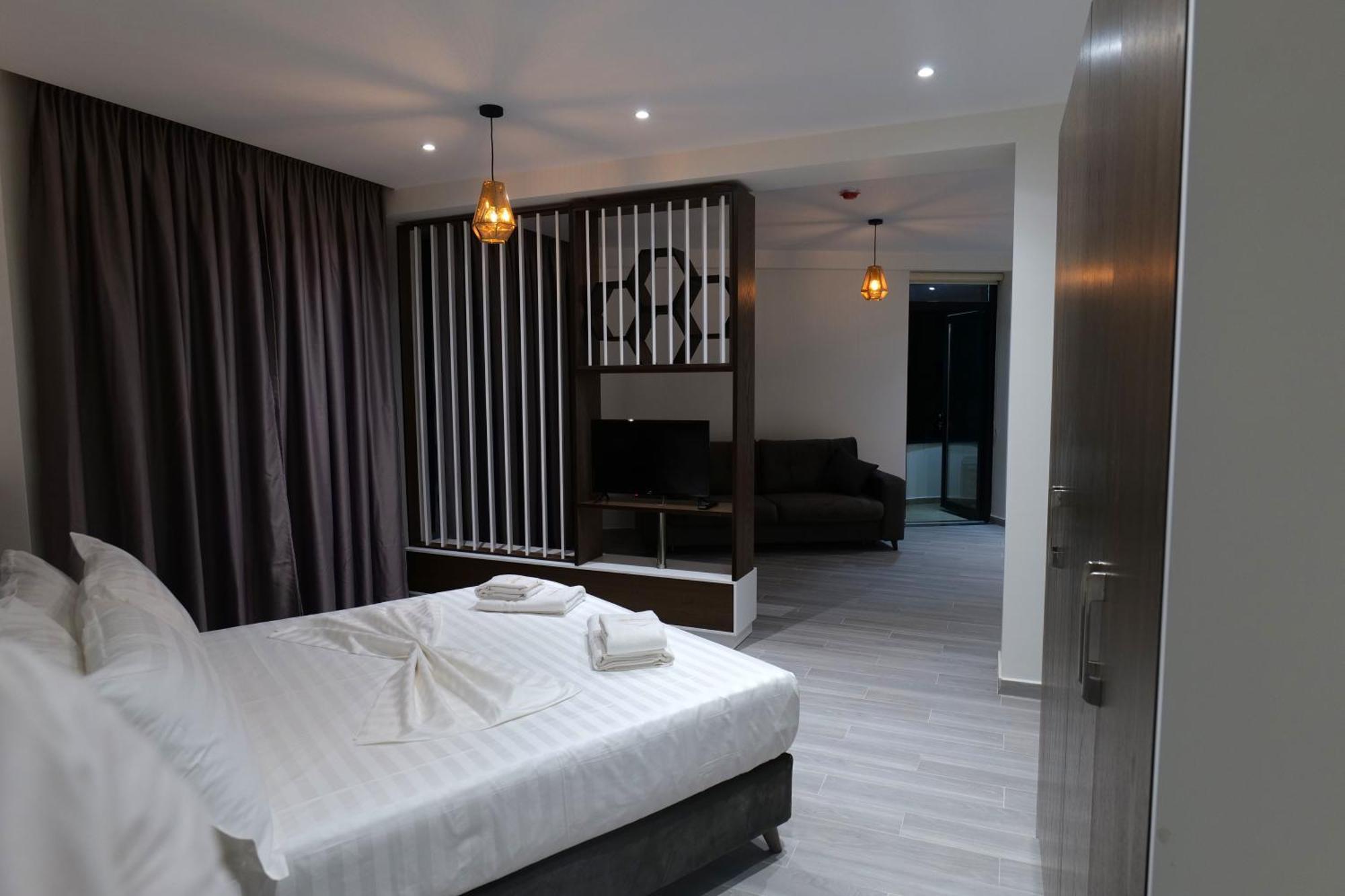 The Honeycomb Boutique Hotel โกเลม ภายนอก รูปภาพ