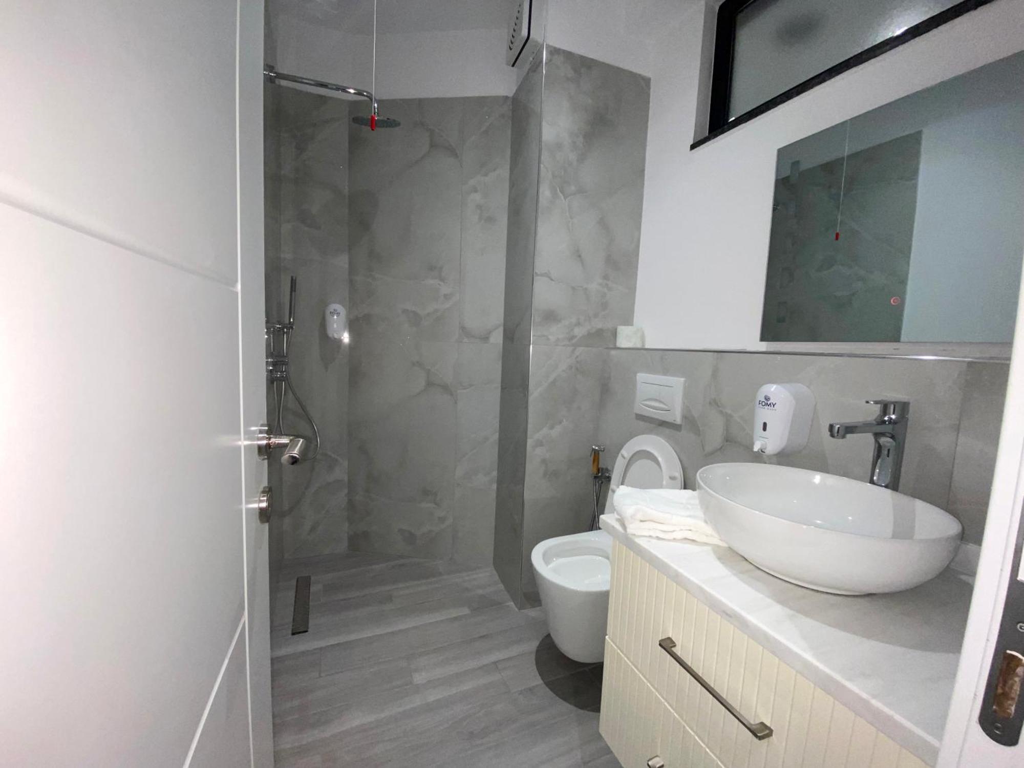The Honeycomb Boutique Hotel โกเลม ภายนอก รูปภาพ