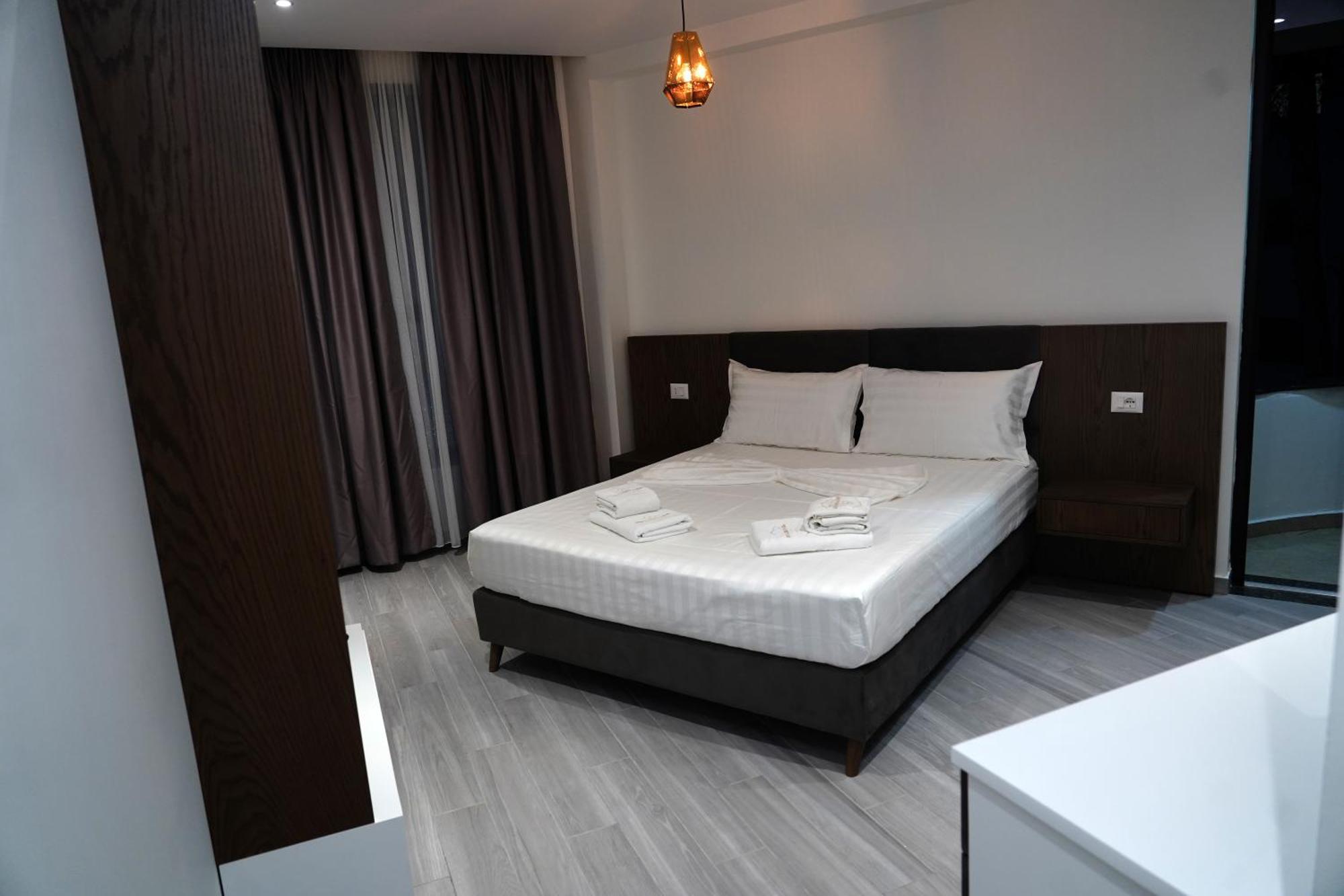 The Honeycomb Boutique Hotel โกเลม ภายนอก รูปภาพ