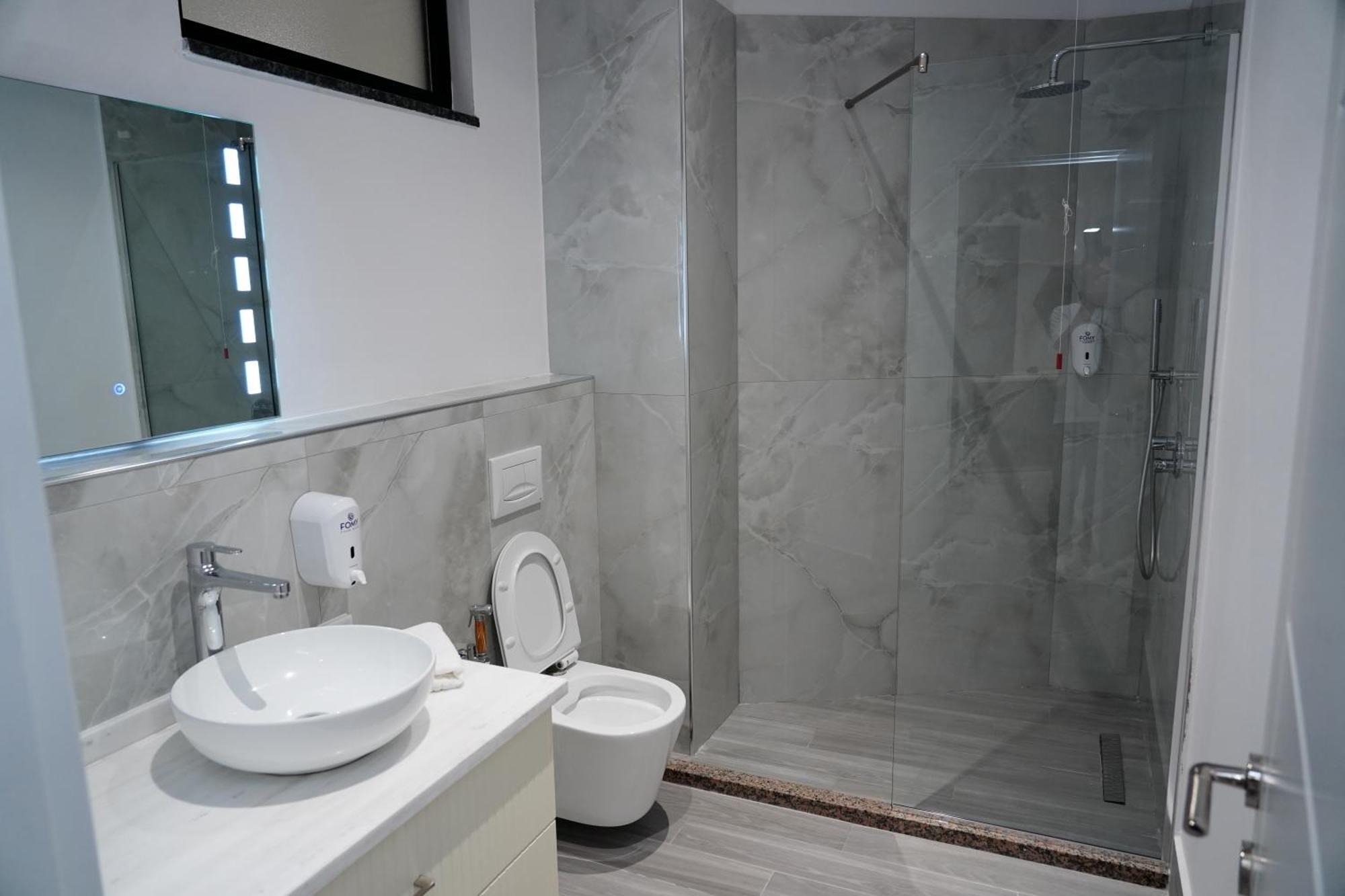 The Honeycomb Boutique Hotel โกเลม ภายนอก รูปภาพ