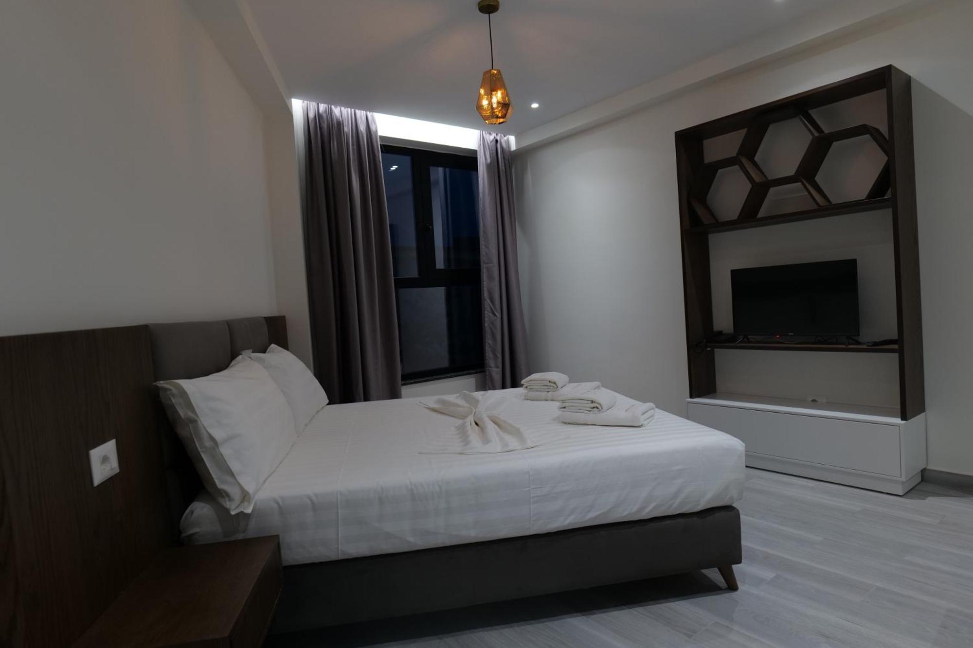 The Honeycomb Boutique Hotel โกเลม ภายนอก รูปภาพ