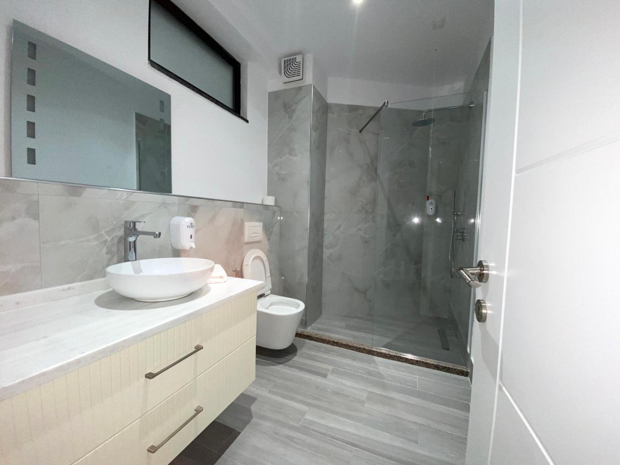The Honeycomb Boutique Hotel โกเลม ภายนอก รูปภาพ