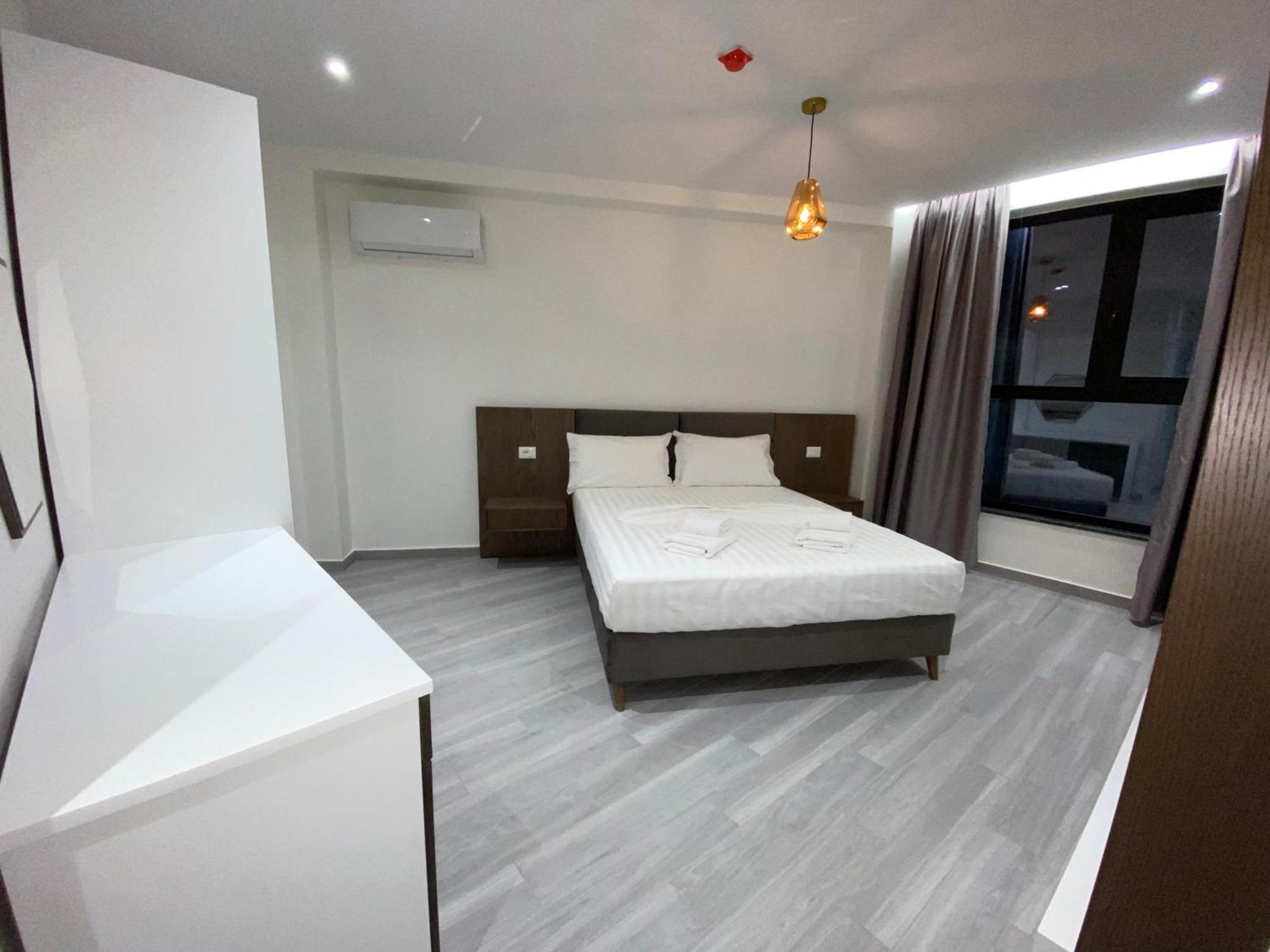 The Honeycomb Boutique Hotel โกเลม ภายนอก รูปภาพ